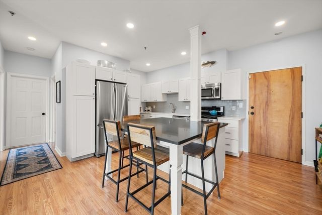 486 E 3rd St. 11, Boston, MA 02127