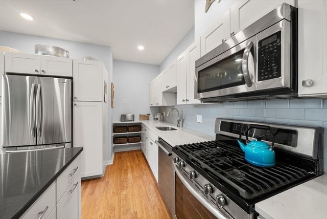 486 E 3rd St. 11, Boston, MA 02127