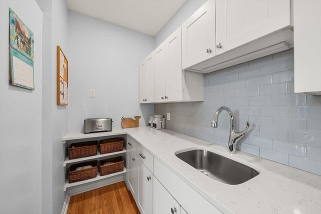 486 E 3rd St. 11, Boston, MA 02127