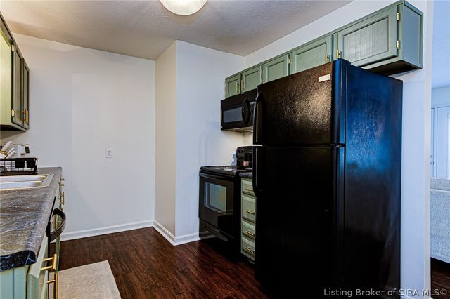 110 Colonial Drive, New Albany, IN 47150