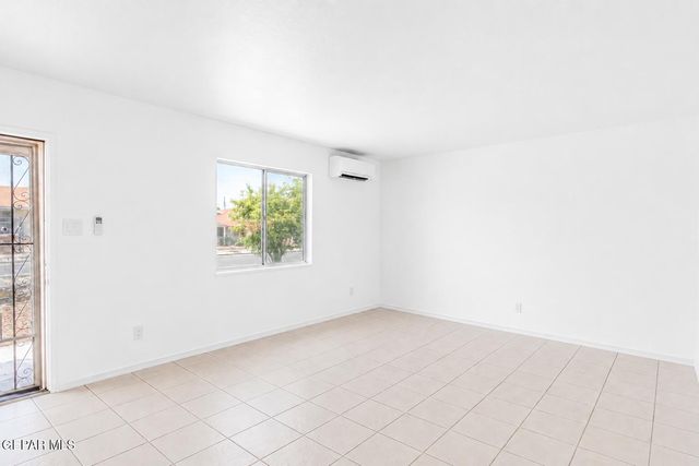 7828 RANCHLAND Drive, El Paso, TX 79915
