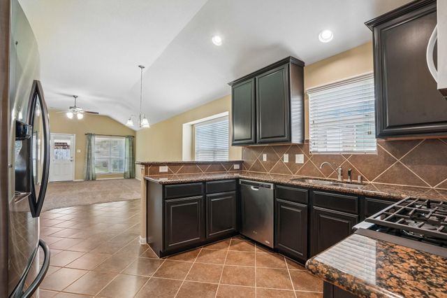 5018 Bay Lane, Bacliff, TX 77518