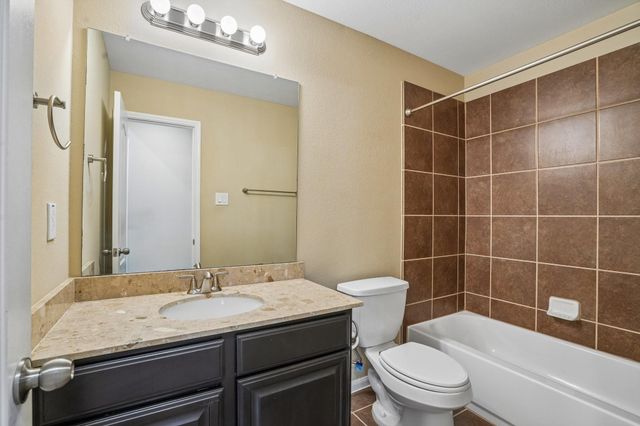 5018 Bay Lane, Bacliff, TX 77518