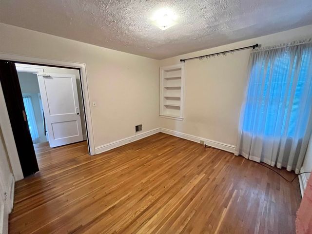1140 10th Avenue, Huntington, WV 25701