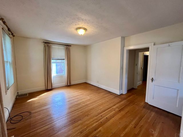 1140 10th Avenue, Huntington, WV 25701