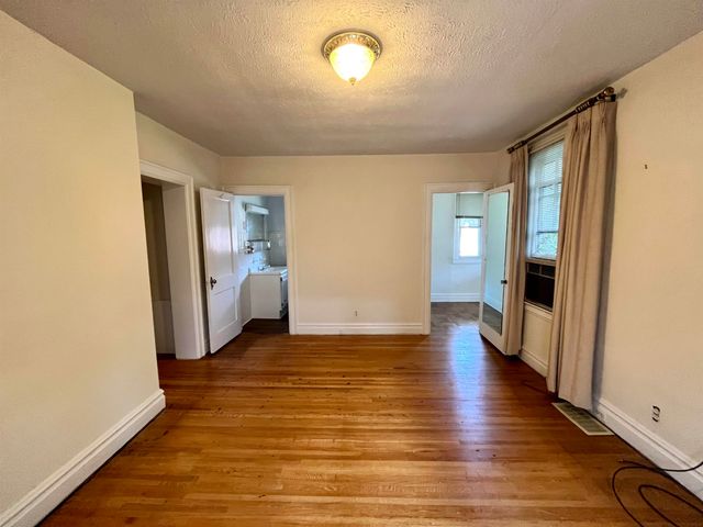 1140 10th Avenue, Huntington, WV 25701