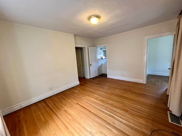 1140 10th Avenue, Huntington, WV 25701