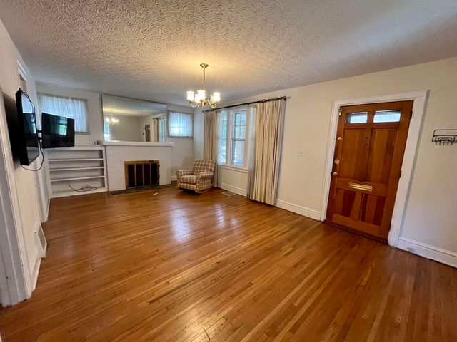 1140 10th Avenue, Huntington, WV 25701
