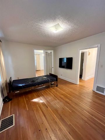 1140 10th Avenue, Huntington, WV 25701