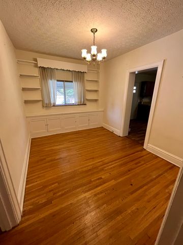 1140 10th Avenue, Huntington, WV 25701