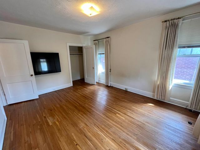 1140 10th Avenue, Huntington, WV 25701