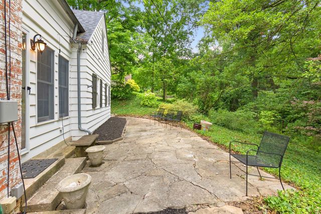 555 Reily Road, Wyoming, OH 45215