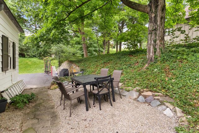 555 Reily Road, Wyoming, OH 45215