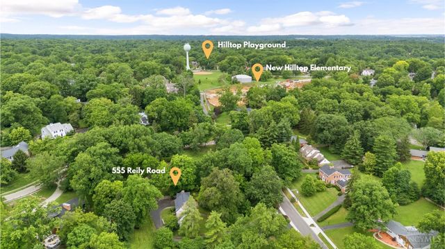 555 Reily Road, Wyoming, OH 45215