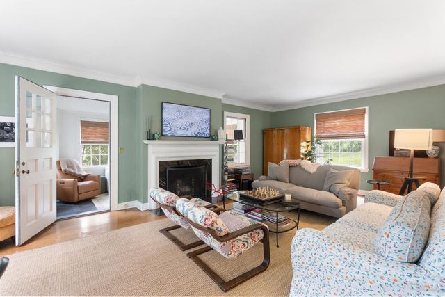 555 Reily Road, Wyoming, OH 45215