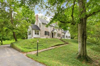 555 Reily Road, Wyoming, OH 45215