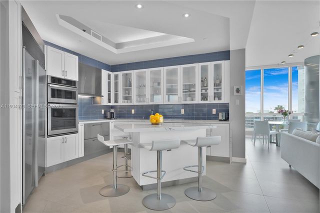 100 S Pointe Dr 909, Miami Beach, FL 33139