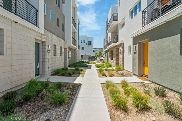 27461 Viero Place, Valencia, CA 91381