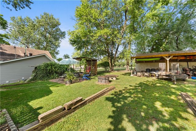1380 Main Street, Gentry, AR 72734