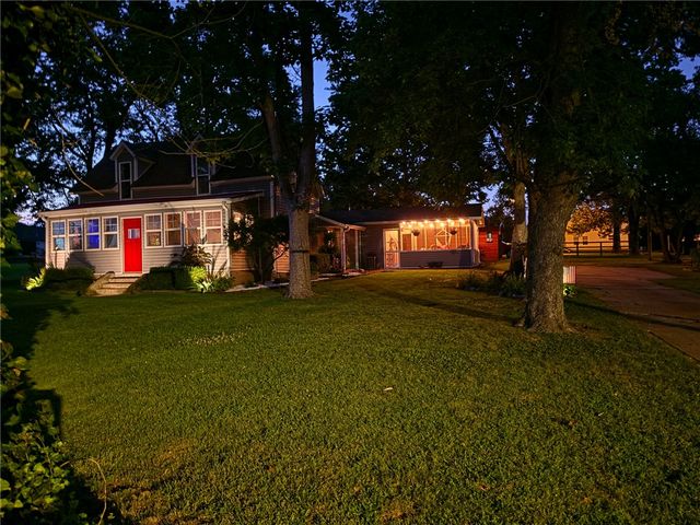 1380 Main Street, Gentry, AR 72734