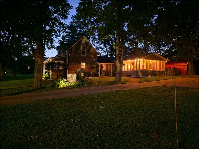 1380 Main Street, Gentry, AR 72734