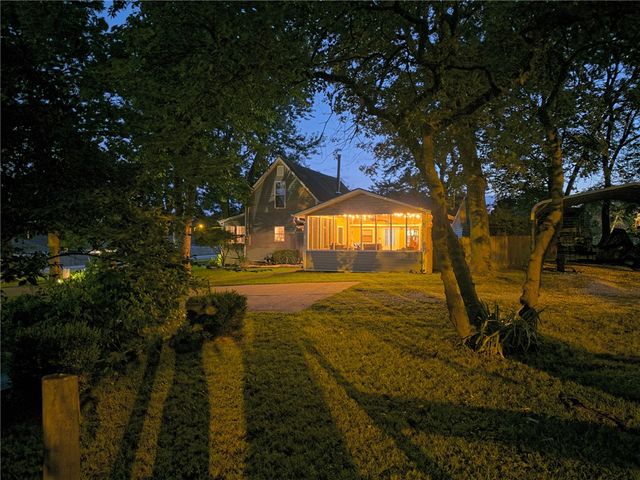 1380 Main Street, Gentry, AR 72734