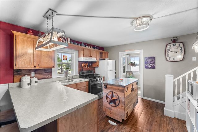 1380 Main Street, Gentry, AR 72734
