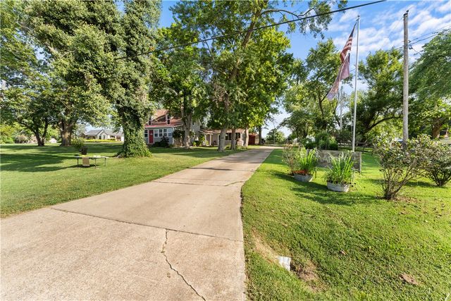 1380 Main Street, Gentry, AR 72734