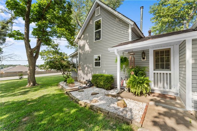 1380 Main Street, Gentry, AR 72734