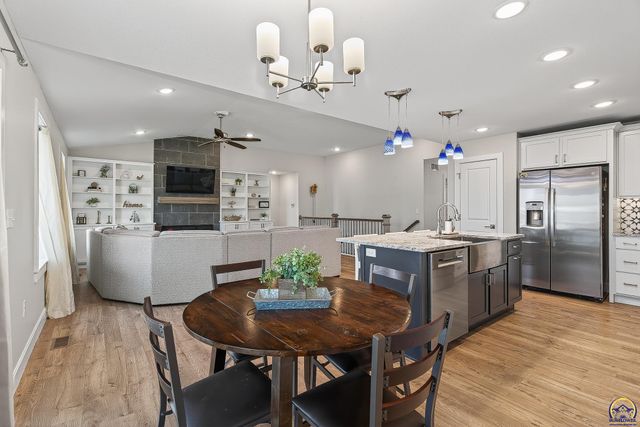 7700 SW 24th TER, Topeka, KS 66614