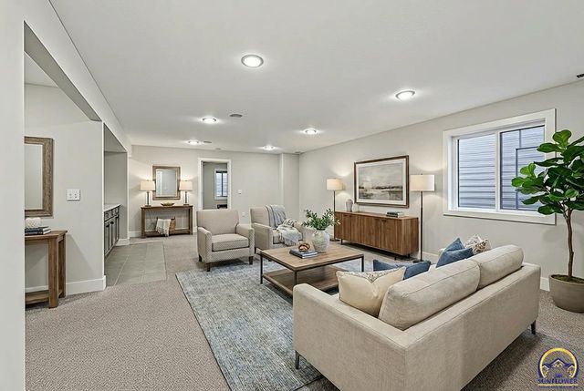 7700 SW 24th TER, Topeka, KS 66614