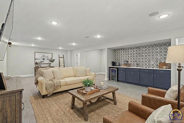 7700 SW 24th TER, Topeka, KS 66614