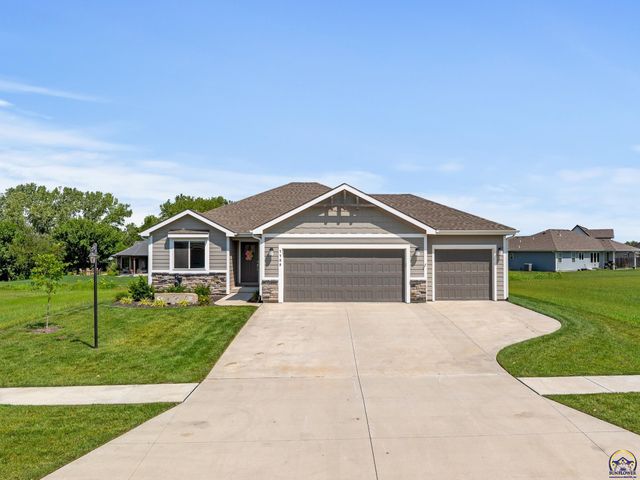 7700 SW 24th TER, Topeka, KS 66614