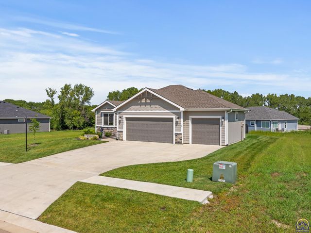 7700 SW 24th TER, Topeka, KS 66614
