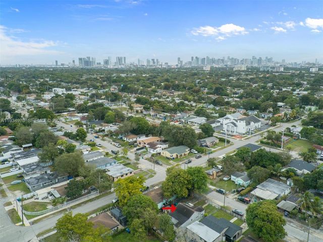 1911 NW 52nd St, Miami, FL 33142