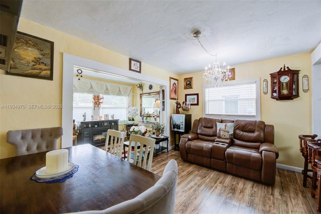 1911 NW 52nd St, Miami, FL 33142