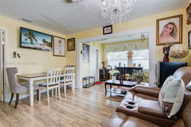 1911 NW 52nd St, Miami, FL 33142