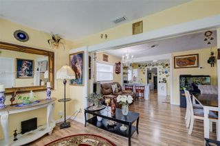 1911 NW 52nd St, Miami, FL 33142