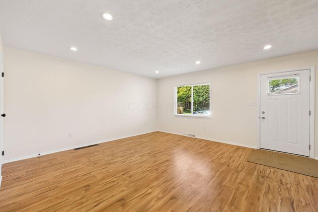 1455 E Deshler Avenue E, Columbus, OH 43206