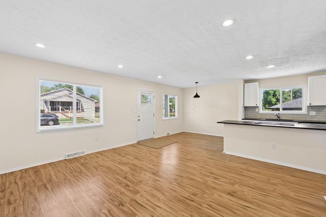 1455 E Deshler Avenue E, Columbus, OH 43206