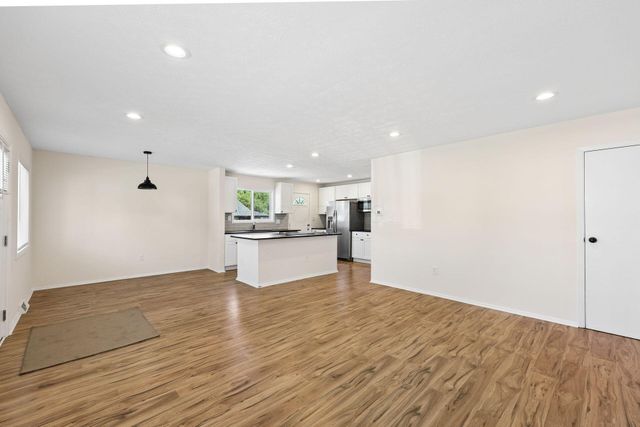 1455 E Deshler Avenue E, Columbus, OH 43206