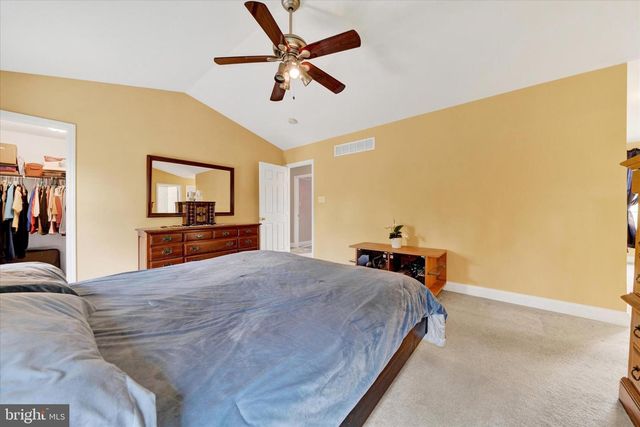 4 KERRYN DR, Robesonia, PA 19551
