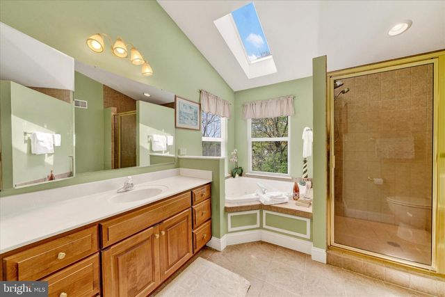 4 KERRYN DR, Robesonia, PA 19551