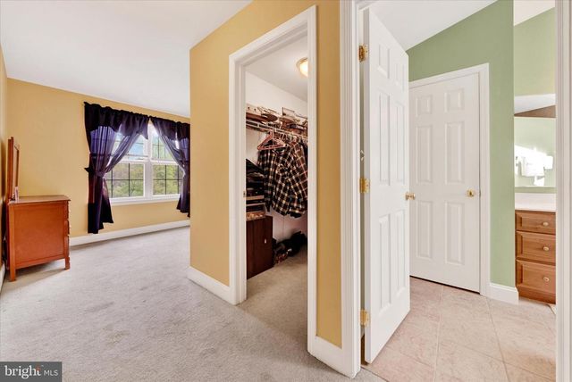 4 KERRYN DR, Robesonia, PA 19551