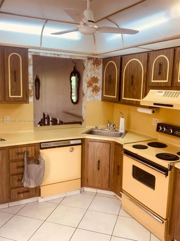 8515 Sunrise Lakes Blvd 206, Sunrise, FL 33322