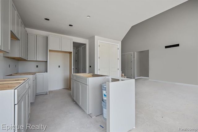 3316 Cornerstone Drive 3, Lake Orion, MI 48360