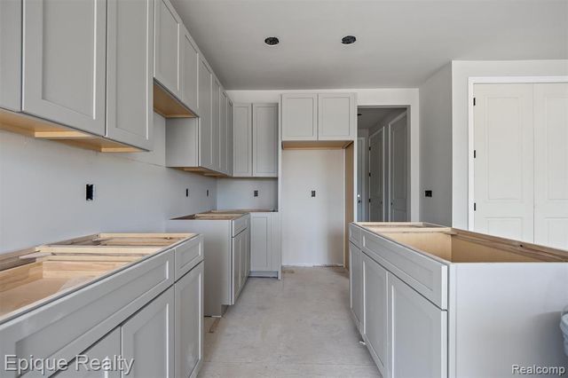 3316 Cornerstone Drive 3, Lake Orion, MI 48360
