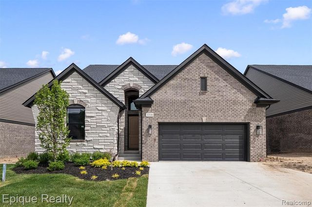 3316 Cornerstone Drive 3, Lake Orion, MI 48360