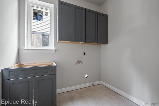 3316 Cornerstone Drive 3, Lake Orion, MI 48360