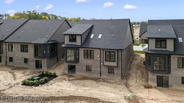 3316 Cornerstone Drive 3, Lake Orion, MI 48360